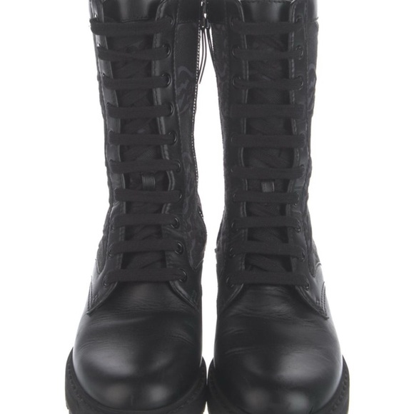 Fendi Karligraphy FF combat boots 6.5 used in great condition - Picture 2 of 16